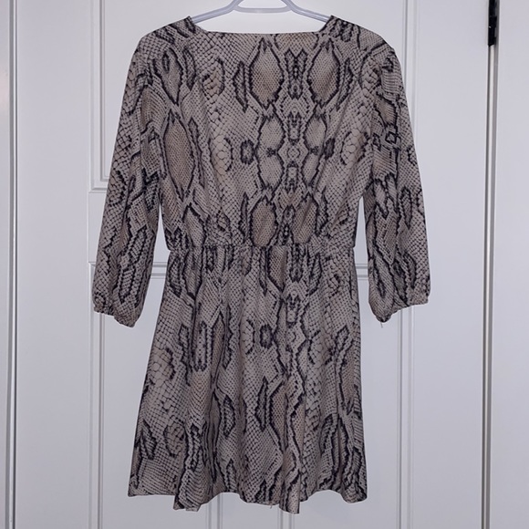 Dress - Picture 3 of 3